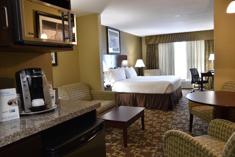 Люкс Кровать Кинг, Holiday Inn Express Hotel & Suites St. Charles, An Ihg