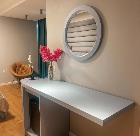 Suite Sea View, Nertili