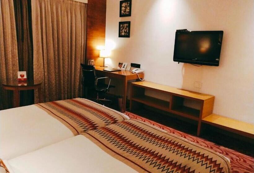 Номер Deluxe, Pride Plaza Hotel, Kolkata