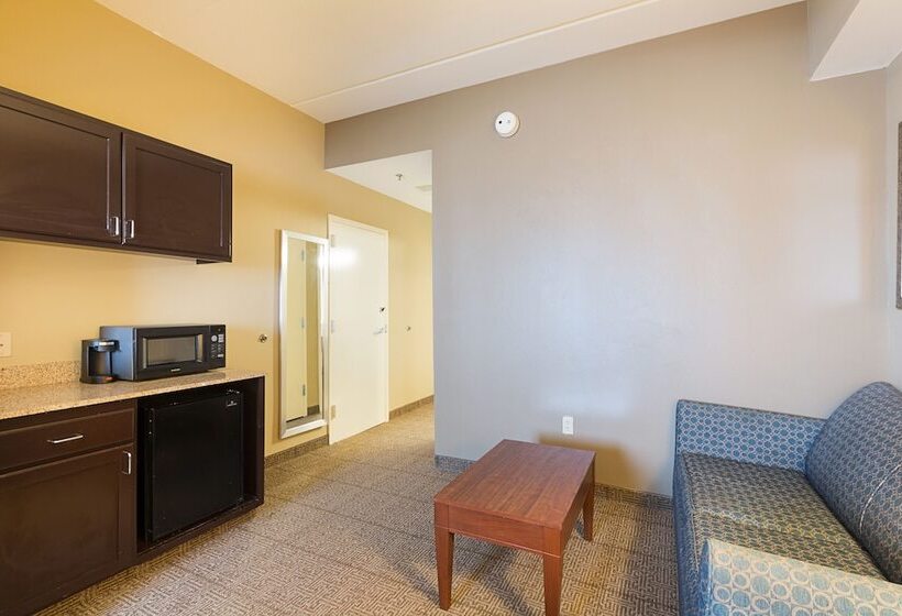 スイート, Comfort Suites Beachside
