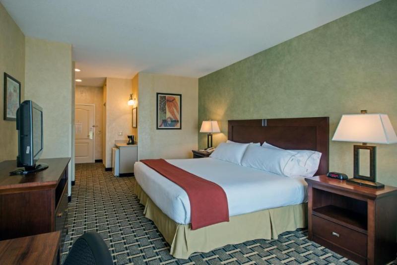 Стандартный Номер Кровать Кинг, Holiday Inn Express Hotel & Suites Youngstown North Warren/niles, An Ihg