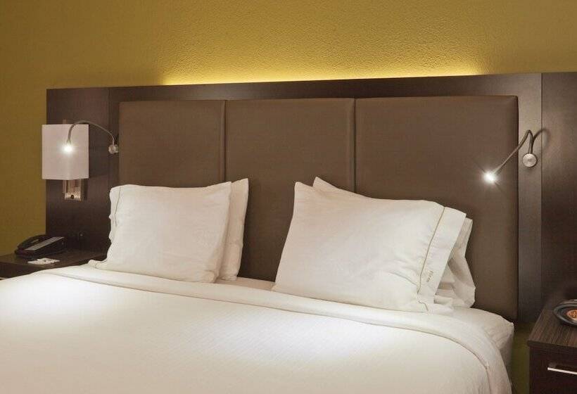 스위트, Holiday Inn Express Fulton, An Ihg