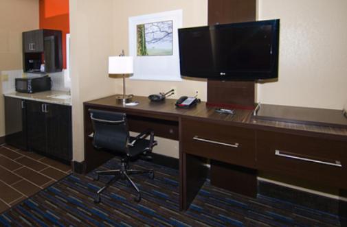 장애인을 위한 킹사이즈 침대 스탠다드 룸, Holiday Inn Express Fulton, An Ihg