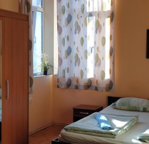 Номер Стандарт Совместная Ванная, Elegance On A Budget   Rooms For Rent In Sofia Center