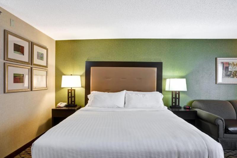 Люкс Кровать Кинг, Holiday Inn Express Hotel & Suites Christiansburg, An Ihg