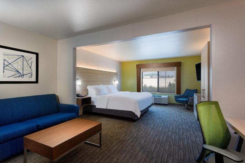 Люкс Кровать Кинг, Holiday Inn Express Hotel & Suites Lewisburg, An Ihg