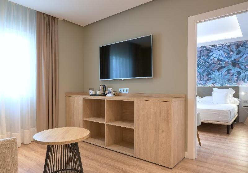 Люкс Адаптированный для Инвалидов, Holiday Inn Express Conway, An Ihg