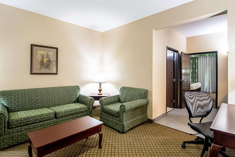 Люкс Кровать Кинг, Quality Inn & Suites