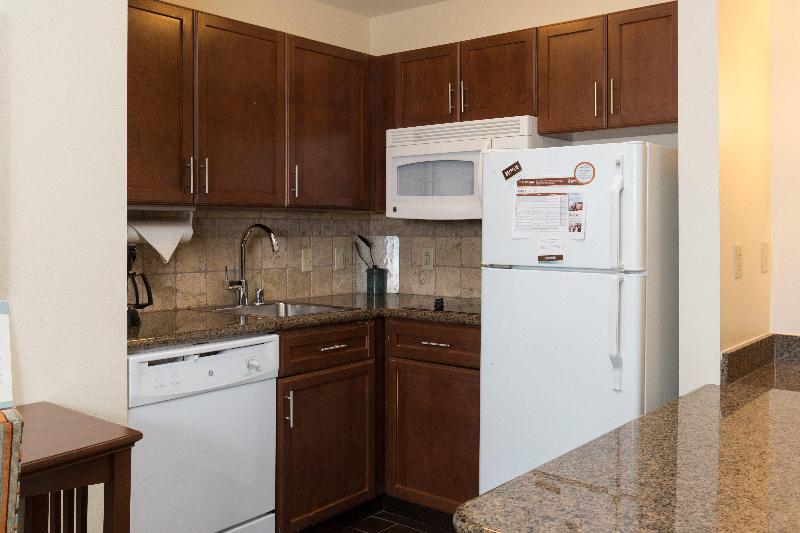 Люкс Кровать Кинг, Staybridge Suites Toledo/maumee, An Ihg