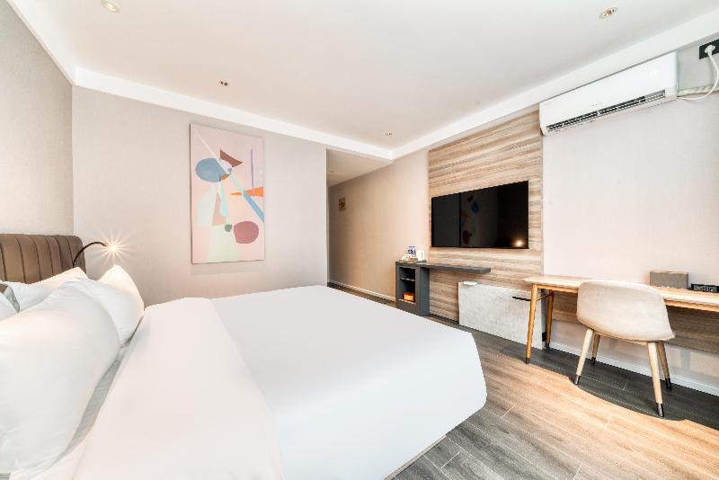 스탠다드 트리플 룸, Jupiter Suites