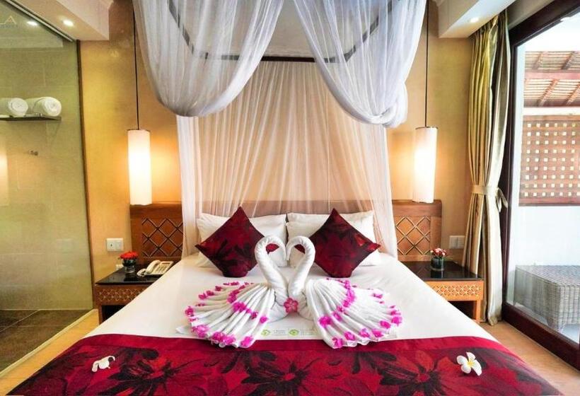 سوییت با چشم‌انداز استخر, Sunsea Resort