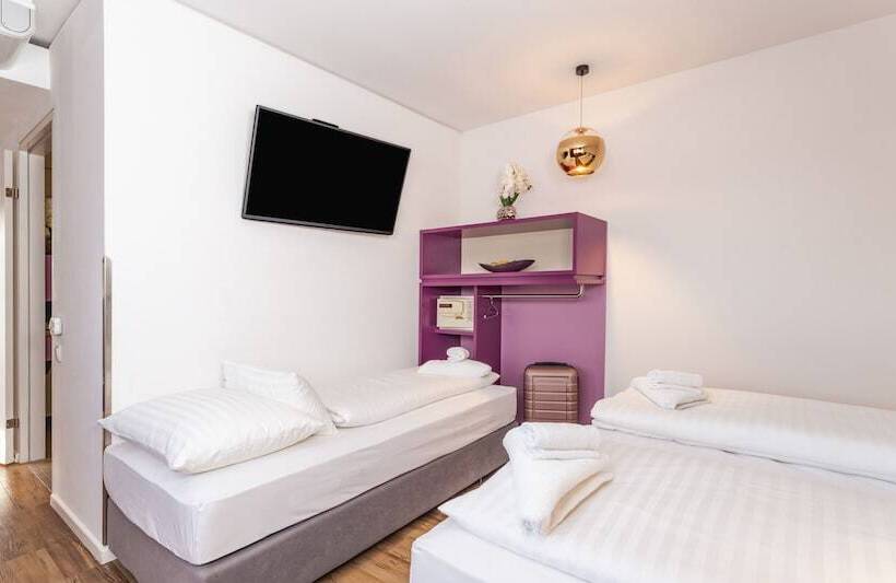 舒适三人间, Plaza Inn Graz