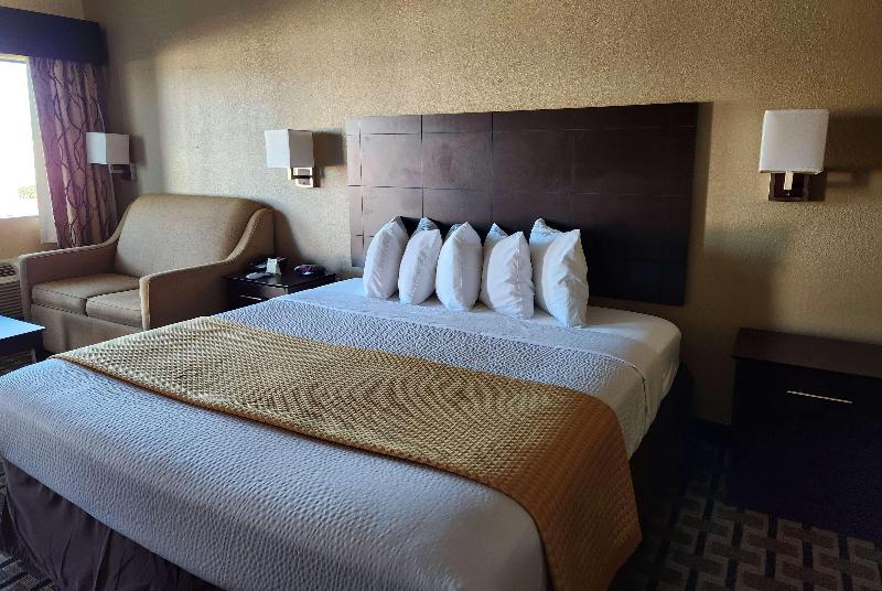 חדר סטנדרט עם מיטת קינג, Days Inn By Wyndham Baytown East