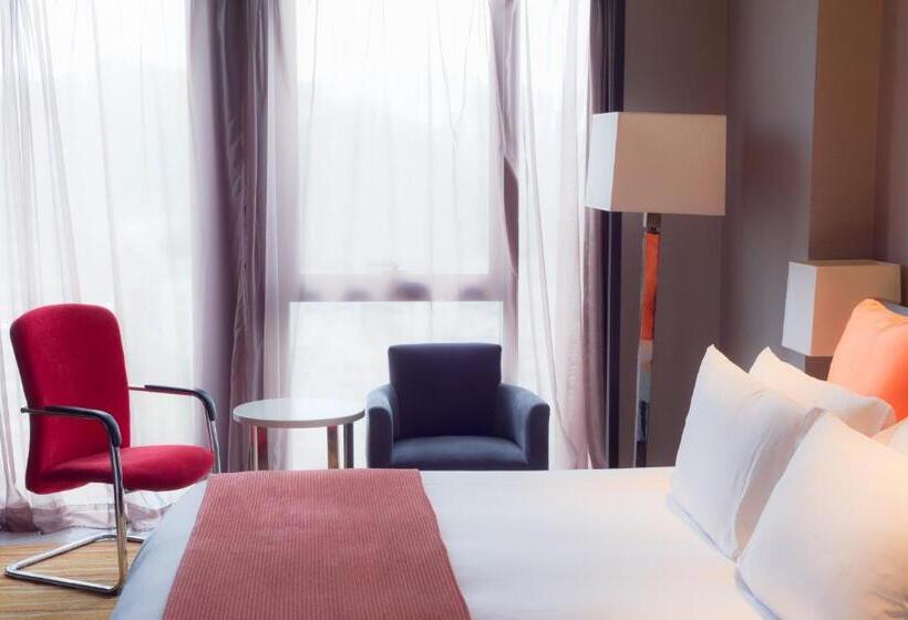 חדר סופריור עם מיטת קינג, Pullman Guiyang