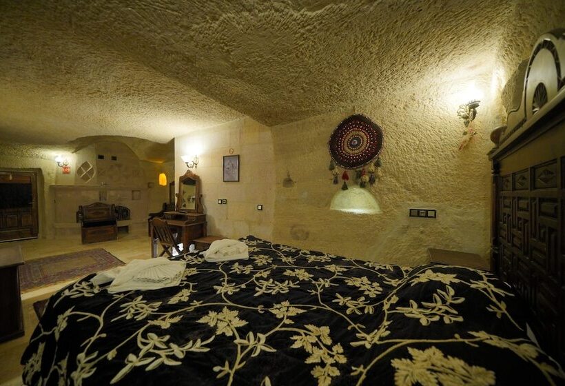 מיטת קינג בסוויטה, Travel Inn Cave