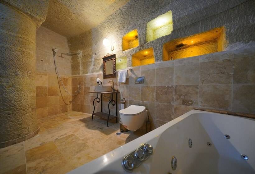 ファミリールーム, Travel Inn Cave