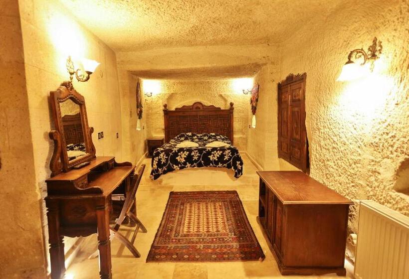 מיטת קינג בסוויטה, Travel Inn Cave