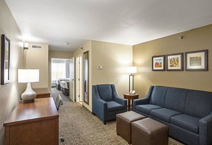 Люкс, Comfort Inn & Suites Independence