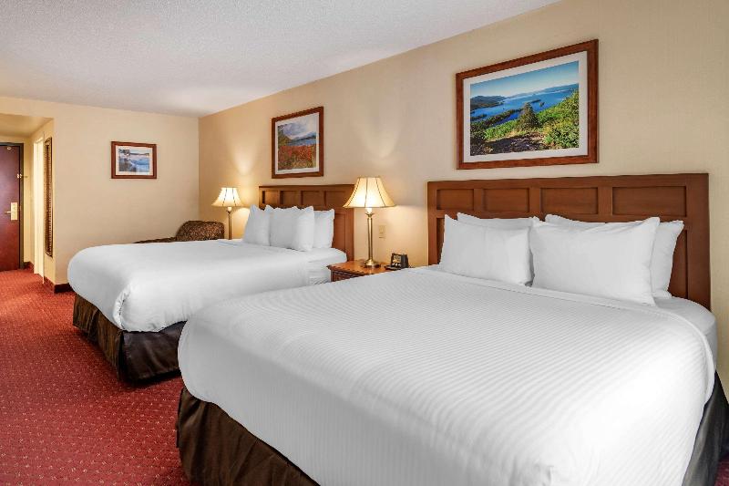 Номер Стандарт Адаптированный для Инвалидов, Comfort Inn & Suites Lake George