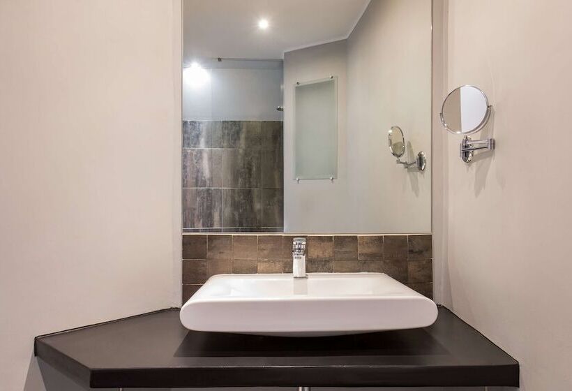 اتاق پرمیوم, Radisson Hotel Tamboho Waterfront Antananarivo