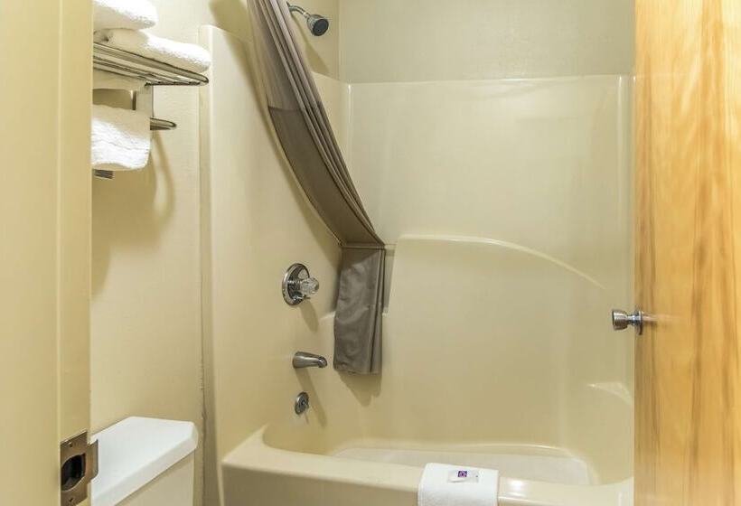 Номер Deluxe, Motel 6kenly, Nc