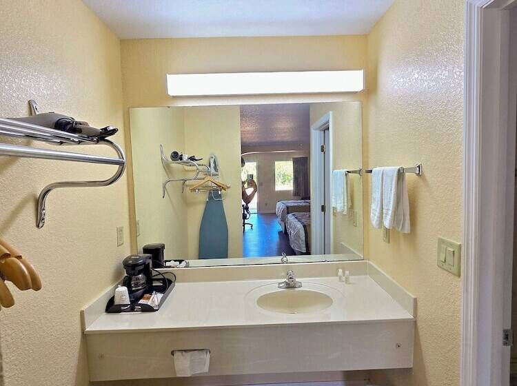 Люкс, Garden Inn And Suites Near Callaway Gardens Pine Mountain