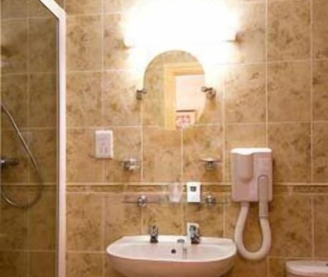 Семейный Номер, Roebuck Inn