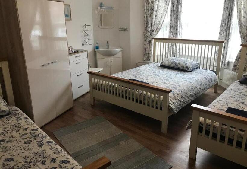 חדר משפחתי, Abbey Lodge Guest House