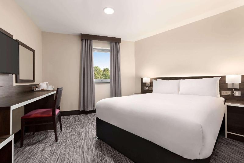 Семейный Номер, Ramada By Wyndham Cobham