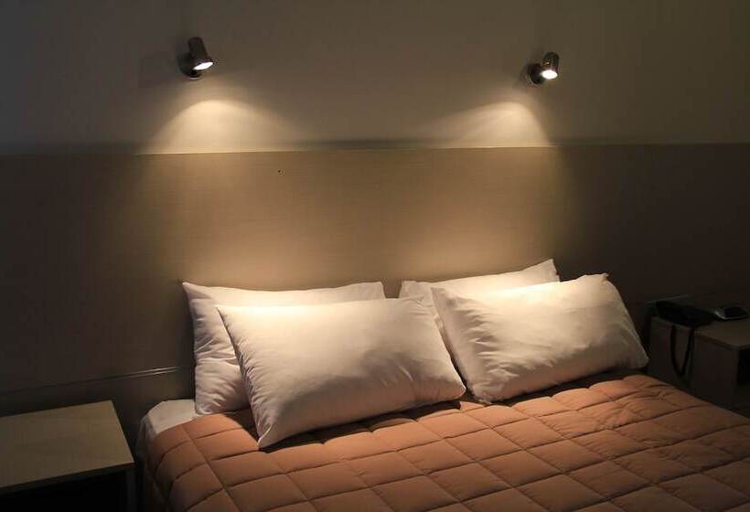 Студия Классика, Auckland Airport Kiwi Motel