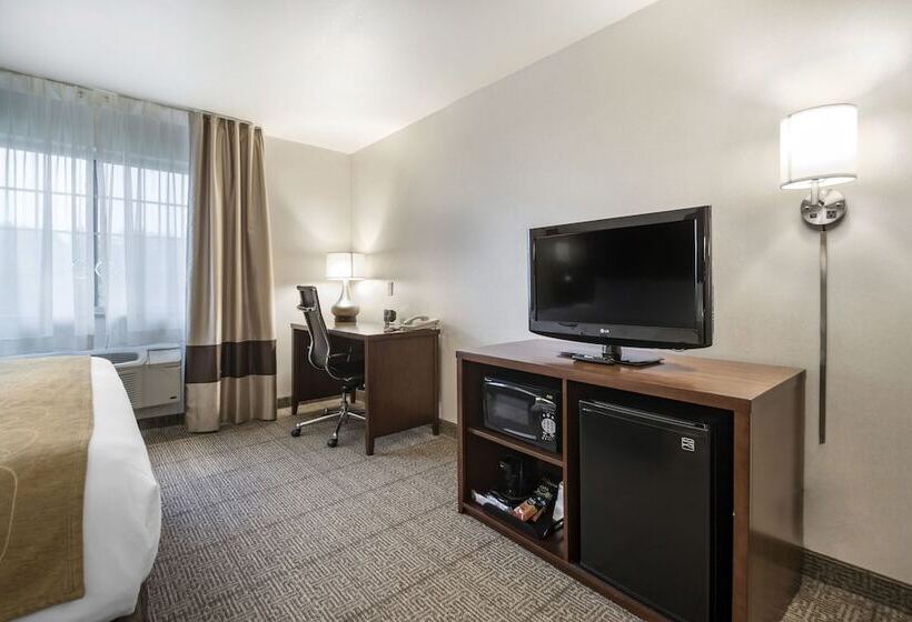 스위트, Comfort Suites At Par 4 Resort