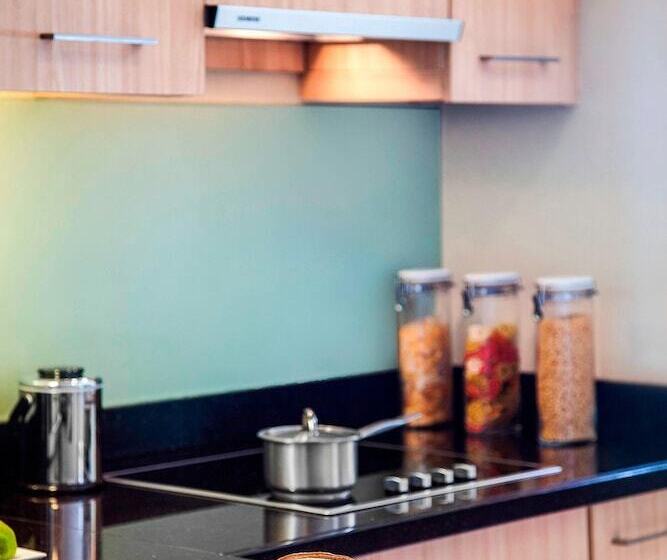 Апартаменты Deluxe 2 Спальни, The Mayflower, Jakarta Marriott Executive Apartments