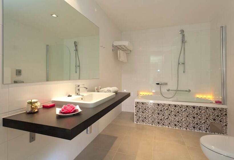 سوییت جونیور با چشم‌انداز دریا, Boutique Hotel Life