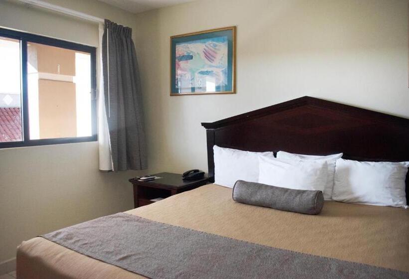 キングサイズベッドのスタンダードルーム, Del Mar Inn Rosarito