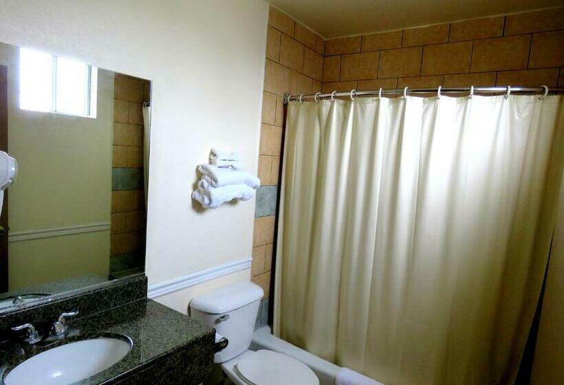 Номер Стандарт, La Bonita Inn Motel