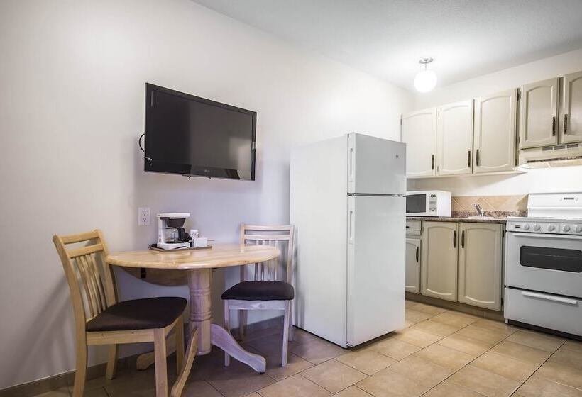 Люкс, Econo Lodge