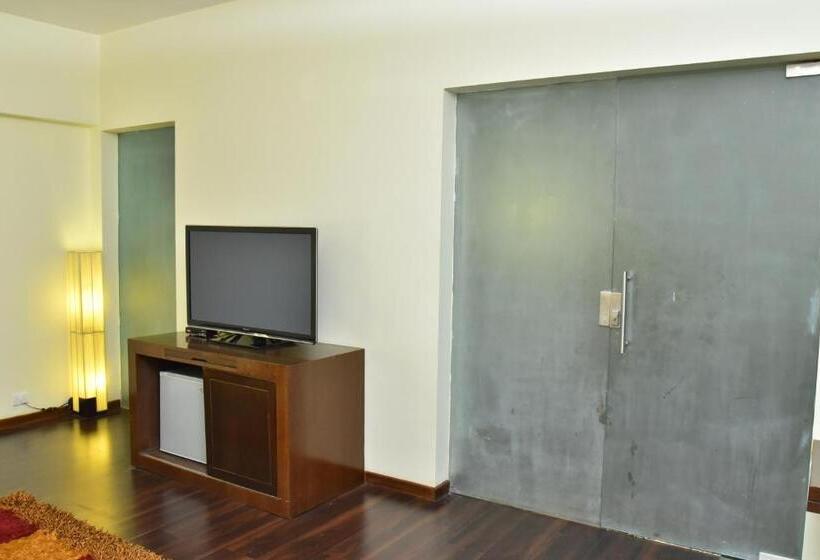 Люкс, Seasons  Rajkot