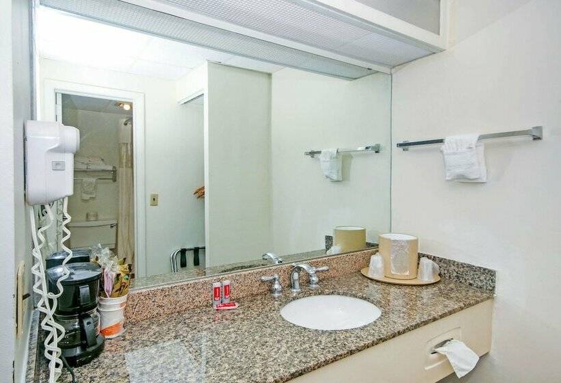 Номер Стандарт 2 Двуспальные Кровати, Econo Lodge Inn And Suites   Pilot Mountain