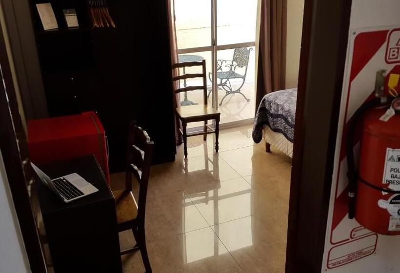 高级家庭房间, Del Sol