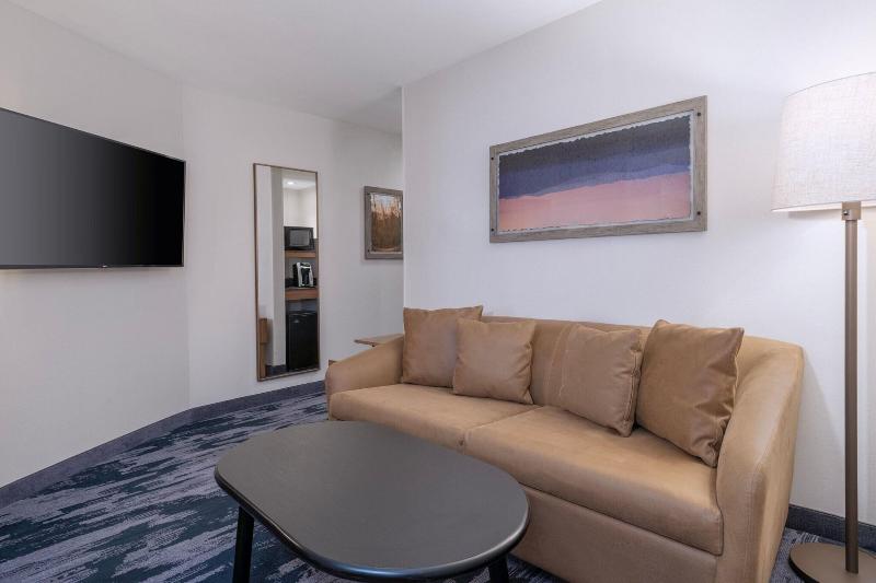 带双人大床的行政管理套房, Fairfield Inn & Suites Denton