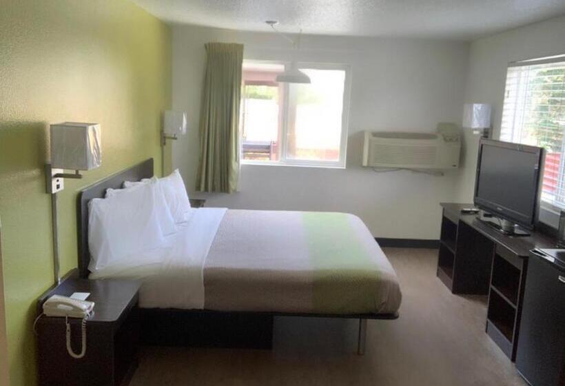 キングサイズベッドのデラックスルーム, Motel 6 Yakima, Wa   Downtown