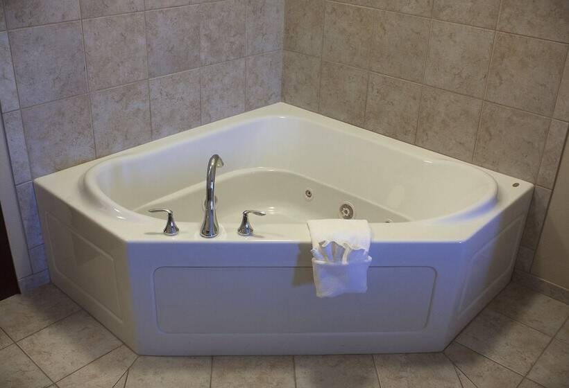 Люкс, Holiday Inn Express & Suites Youngstown West   Austintown By Ihg