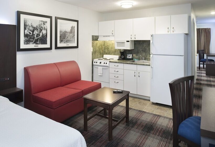 套房, Luxbury Inn & Suites