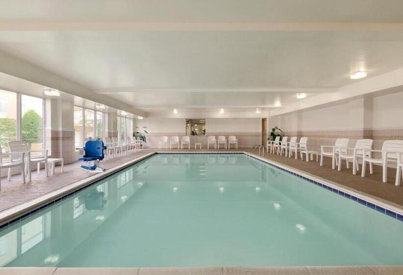 חדר סטנדרט, מיטת קינג, מותאם לאדם עם מוגבלויות, Country Inn & Suites By Radisson, Chester, Va