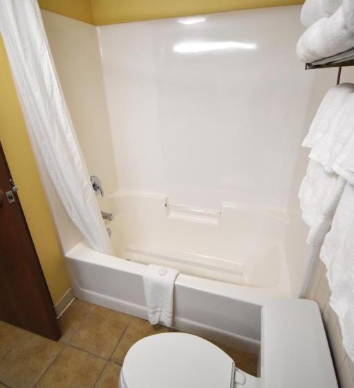 Семейный Номер Deluxe, Canad Inns Destination Center Grand Forks