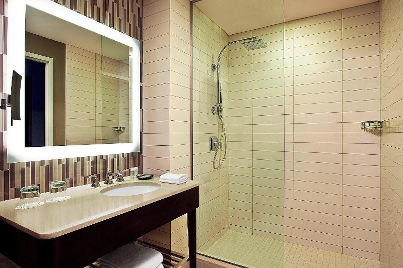 스위트, Hampton Inn & Suites Effingham