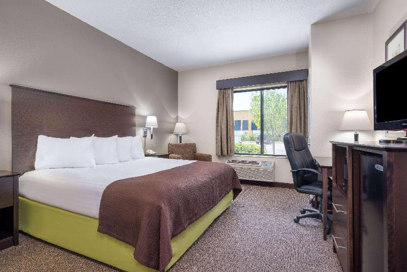 디럭스 스위트 킹 침대, Holiday Inn Express Hotel & Suites Red Bluff South Redding By Ihg