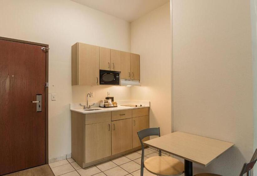 适用于残疾人士的豪华房间, Red Roof Inn Panama City