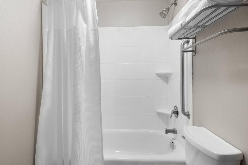Люкс Кровать Кинг, Springhill Suites By Marriott Wheeling Triadelphia Area