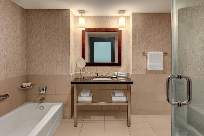 스위트 킹사이즈 침대, The Westin Huntsville